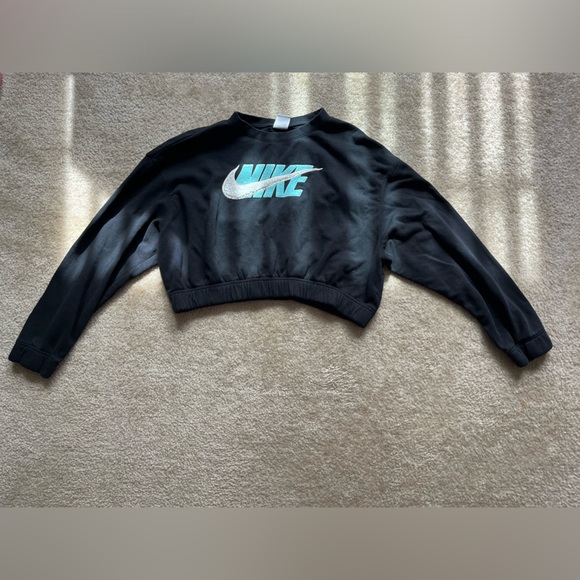 Nike Black Cropped Crewneck Size L - Picture 1 of 3